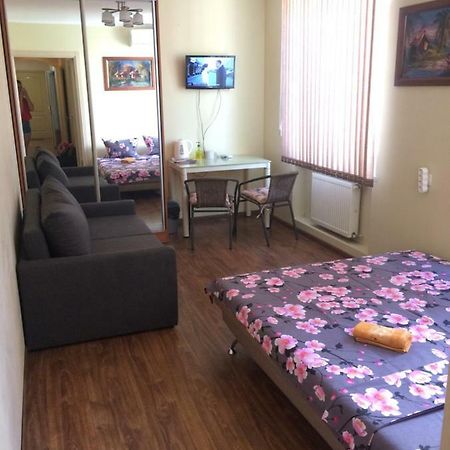 Room In The Guest House Odesa Exterior photo