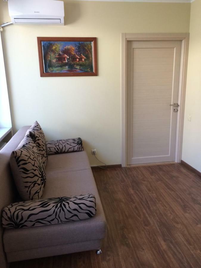 Room In The Guest House Odesa Exterior photo