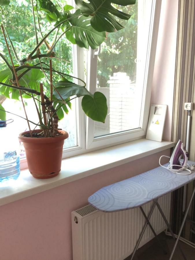 Room In The Guest House Odesa Exterior photo